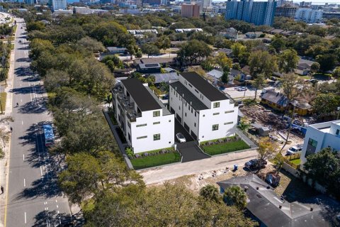 Купить таунхаус в Сент-Питерсберг, Флорида 7 комнат, 217.21м2, № 1833331 - фото 2