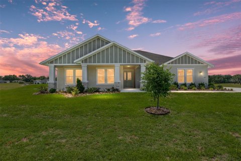 House in Ocala, Florida 3 bedrooms, 247.77 sq.m. № 2199061