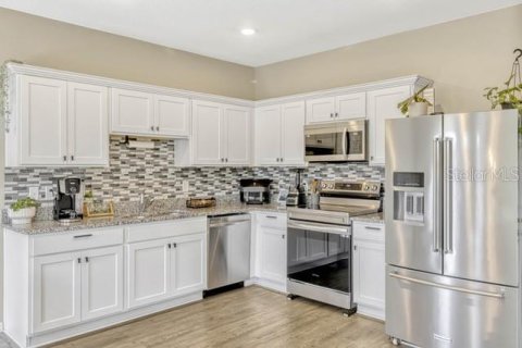 Townhouse in Davenport, Florida 3 bedrooms, 137.5 sq.m. № 2218188 - photo 8