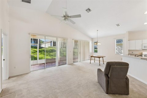 House in Clermont, Florida 2 bedrooms, 143.53 sq.m. № 2426991 - photo 4