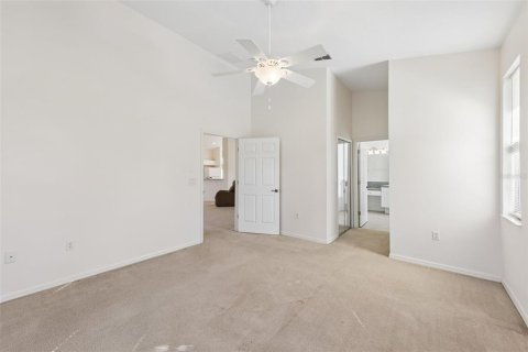 House in Clermont, Florida 2 bedrooms, 143.53 sq.m. № 2426991 - photo 9