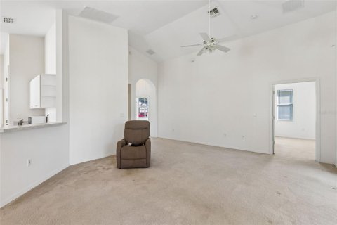 House in Clermont, Florida 2 bedrooms, 143.53 sq.m. № 2426991 - photo 3