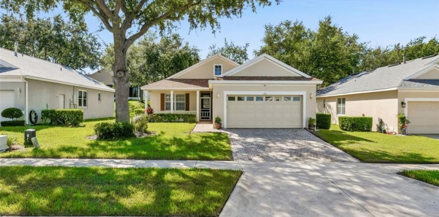 House in Clermont, Florida 2 bedrooms, 143.53 sq.m. № 2426991