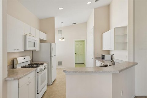 House in Clermont, Florida 2 bedrooms, 143.53 sq.m. № 2426991 - photo 5