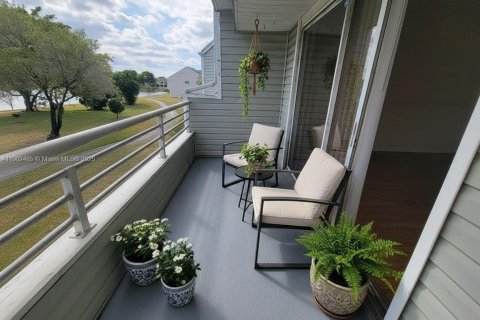 Condo in Oakland Park, Florida, 2 bedrooms  № 1953908 - photo 2