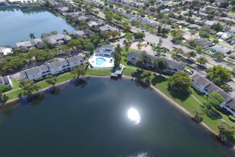 Condo in Oakland Park, Florida, 2 bedrooms  № 1953908 - photo 20