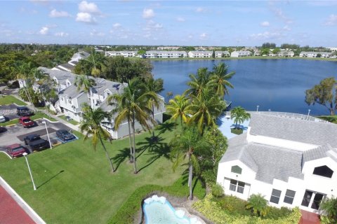 Condo in Oakland Park, Florida, 2 bedrooms  № 1953908 - photo 17