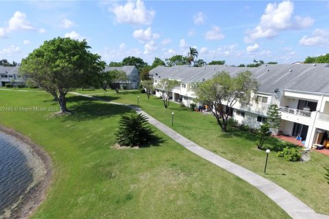 Condo in Oakland Park, Florida, 2 bedrooms  № 1953908 - photo 30