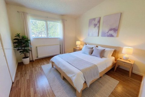 Condo in Oakland Park, Florida, 2 bedrooms  № 1953908 - photo 12