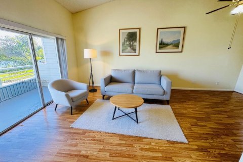 Condo in Oakland Park, Florida, 2 bedrooms  № 1953908 - photo 5