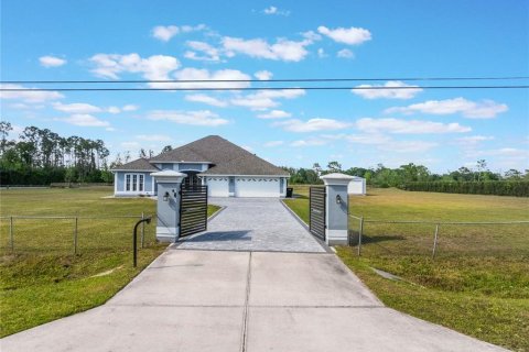 House in Orlando, Florida 5 bedrooms, 325.53 sq.m. № 1718411 - photo 3