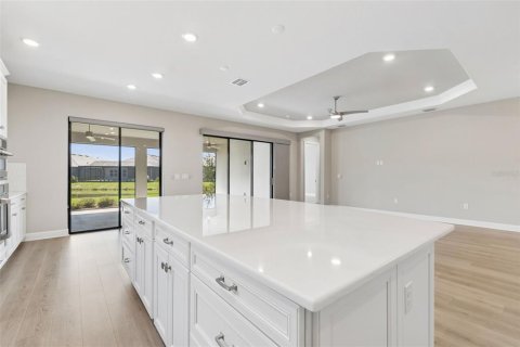 Купить виллу или дом в Уэсли-Чепел, Флорида 7 комнат, 222.69м2, № 2142366 - фото 11