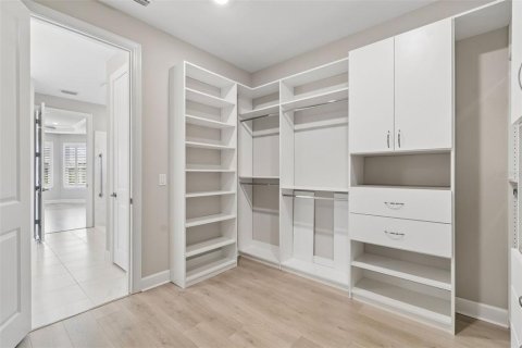Купить виллу или дом в Уэсли-Чепел, Флорида 7 комнат, 222.69м2, № 2142366 - фото 25