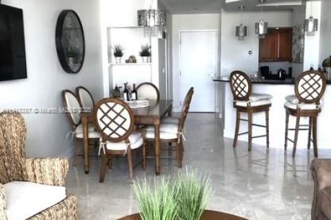 Copropriété à louer à Miami Beach, Floride: 1 chambre, 75.44 m2 № 2054079 - photo 4