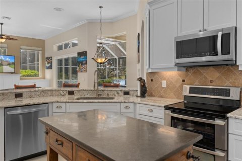 Villa ou maison à vendre à Weeki Wachee, Floride: 3 chambres, 270.72 m2 № 1901014 - photo 23