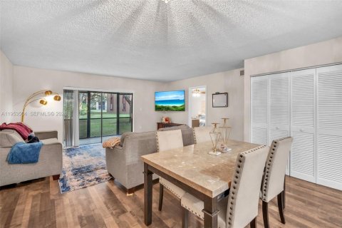 Condominio en venta en Sunrise, Florida, 2 dormitorios, 100.33 m2 № 2007884 - foto 15