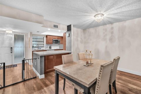 Condominio en venta en Sunrise, Florida, 2 dormitorios, 100.33 m2 № 2007884 - foto 12