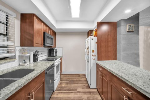 Condominio en venta en Sunrise, Florida, 2 dormitorios, 100.33 m2 № 2007884 - foto 11