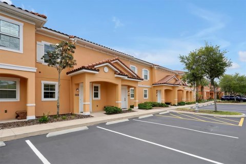 Touwnhouse à vendre à Kissimmee, Floride: 2 chambres, 125.42 m2 № 2104847 - photo 2