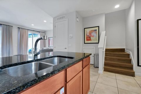 Touwnhouse à vendre à Kissimmee, Floride: 2 chambres, 125.42 m2 № 2104847 - photo 12