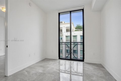 Condominio en alquiler en Coral Gables, Florida, 1 dormitorio, 65.31 m2 № 1992986 - foto 22