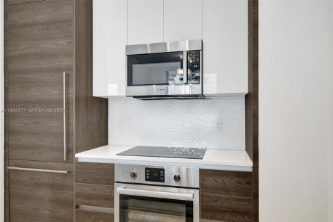 Condominio en alquiler en Coral Gables, Florida, 1 dormitorio, 65.31 m2 № 1992986 - foto 14