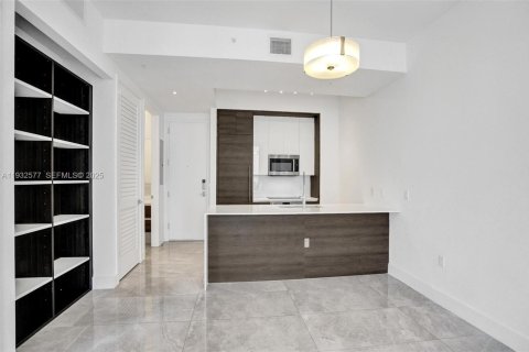 Condominio en alquiler en Coral Gables, Florida, 1 dormitorio, 65.31 m2 № 1992986 - foto 10