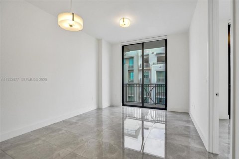Condominio en alquiler en Coral Gables, Florida, 1 dormitorio, 65.31 m2 № 1992986 - foto 6