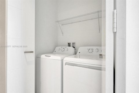 Condominio en alquiler en Coral Gables, Florida, 1 dormitorio, 65.31 m2 № 1992986 - foto 27