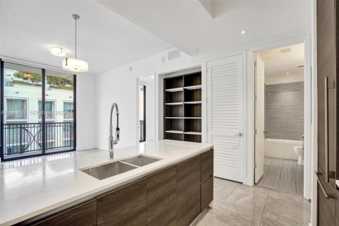 Condominio en alquiler en Coral Gables, Florida, 1 dormitorio, 65.31 m2 № 1992986 - foto 8