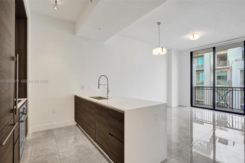 Condominio en alquiler en Coral Gables, Florida, 1 dormitorio, 65.31 m2 № 1992986 - foto 4
