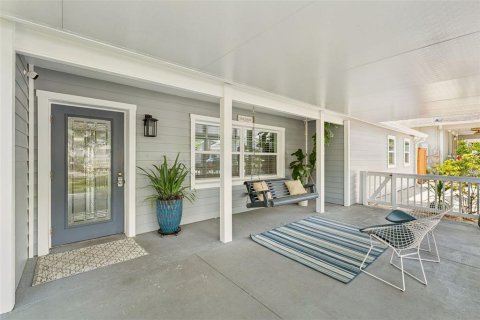Villa ou maison à vendre à Tampa, Floride: 5 chambres, 222.04 m2 № 2148269 - photo 2