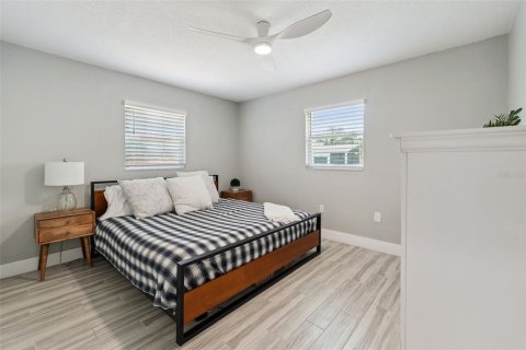 Villa ou maison à vendre à Tampa, Floride: 5 chambres, 222.04 m2 № 2148269 - photo 18