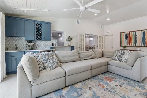 Villa ou maison à vendre à Tampa, Floride: 5 chambres, 222.04 m2 № 2148269 - photo 21