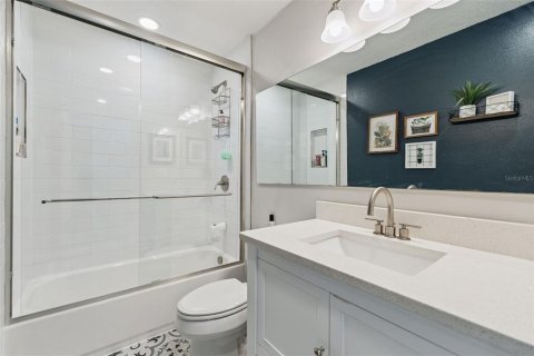 Villa ou maison à vendre à Tampa, Floride: 5 chambres, 222.04 m2 № 2148269 - photo 15