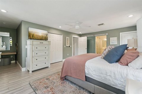 Villa ou maison à vendre à Tampa, Floride: 5 chambres, 222.04 m2 № 2148269 - photo 11