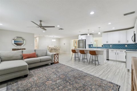 Villa ou maison à vendre à Tampa, Floride: 5 chambres, 222.04 m2 № 2148269 - photo 5