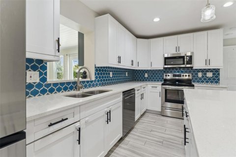 Villa ou maison à vendre à Tampa, Floride: 5 chambres, 222.04 m2 № 2148269 - photo 7