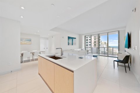 Condo in Riviera Beach, Florida, 2 bedrooms  № 2182878 - photo 5