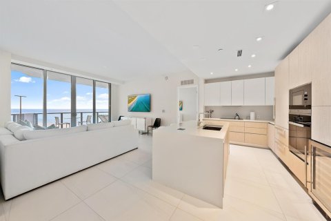 Condo in Riviera Beach, Florida, 2 bedrooms  № 2182878 - photo 4