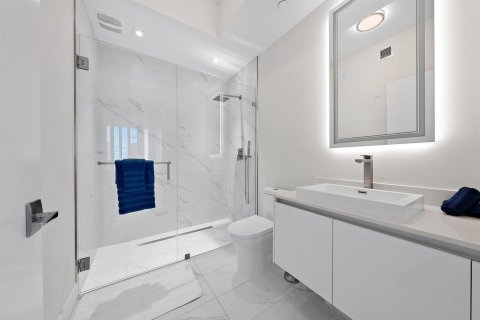 Condo in Riviera Beach, Florida, 2 bedrooms  № 2182878 - photo 13