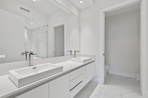 Condo in Riviera Beach, Florida, 2 bedrooms  № 2182878 - photo 10