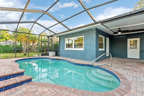 House in Largo, Florida 4 bedrooms, 169.08 sq.m. № 1904897 - photo 25
