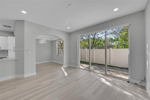 Touwnhouse à vendre à Pembroke Pines, Floride: 3 chambres, 133.97 m2 № 1997816 - photo 13