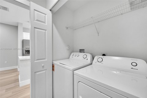 Touwnhouse à vendre à Pembroke Pines, Floride: 3 chambres, 133.97 m2 № 1997816 - photo 15