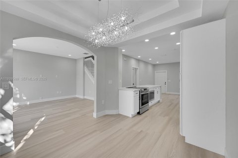 Touwnhouse à vendre à Pembroke Pines, Floride: 3 chambres, 133.97 m2 № 1997816 - photo 10