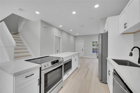 Touwnhouse à vendre à Pembroke Pines, Floride: 3 chambres, 133.97 m2 № 1997816 - photo 8