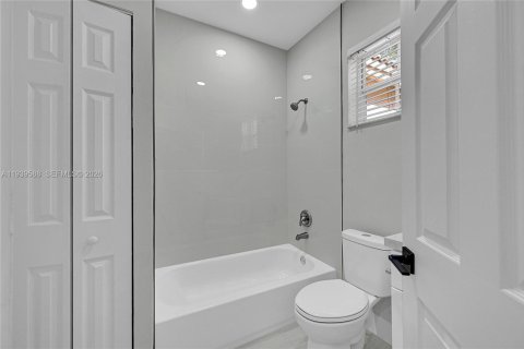 Touwnhouse à vendre à Pembroke Pines, Floride: 3 chambres, 133.97 m2 № 1997816 - photo 19