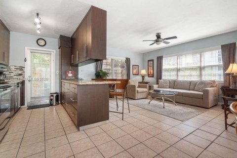 Casa en alquiler en Fort Lauderdale, Florida, 1 dormitorio, 69.68 m2 № 2060925 - foto 6