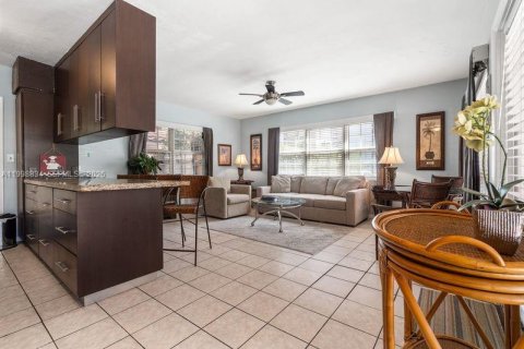 Casa en alquiler en Fort Lauderdale, Florida, 1 dormitorio, 69.68 m2 № 2060925 - foto 7